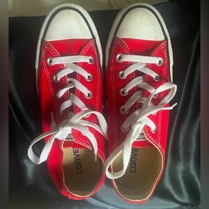 Red Converse Size 6